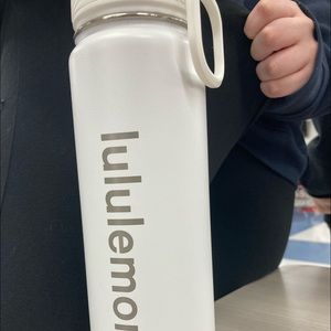 lululemon water bottle brand new perfect condition